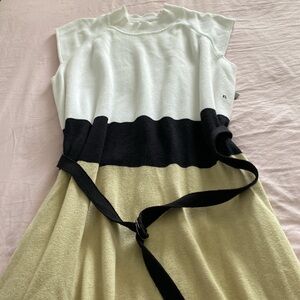 New York and company women dress tan, black and white size XL.